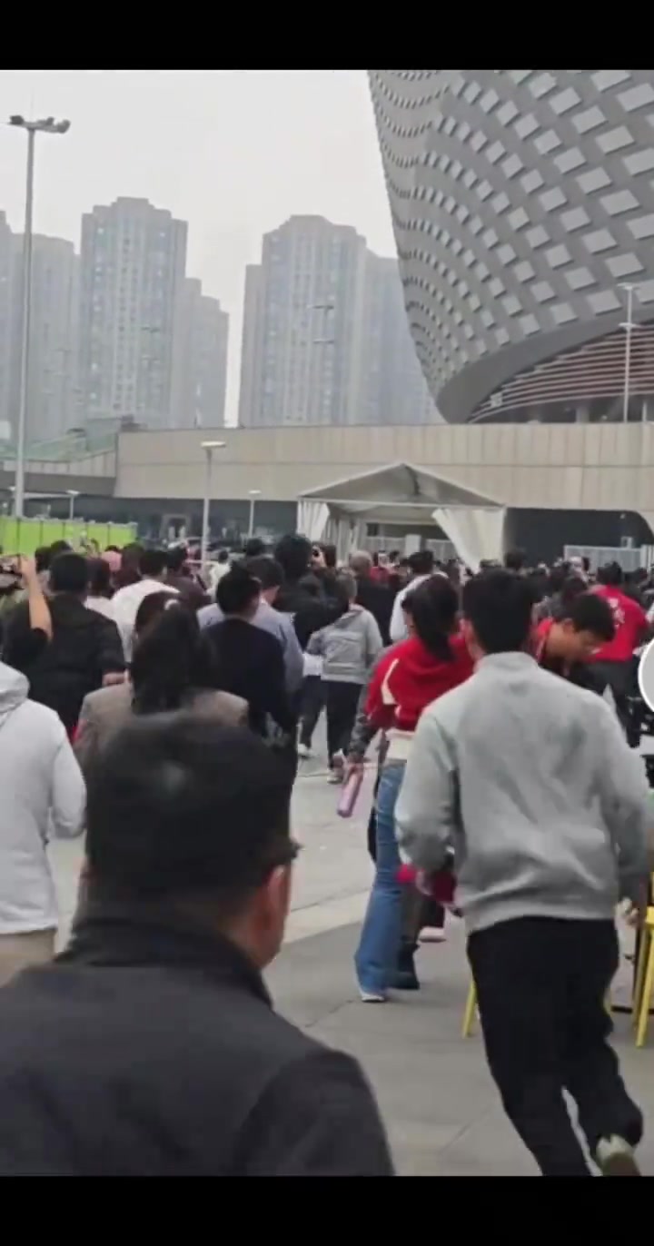 今日趣图:下轮、下下轮、下下下轮、下下下下轮,把冠军带回成都 今日趣图:下轮、下下轮、下下下轮、下下下下轮,把冠军带回成都