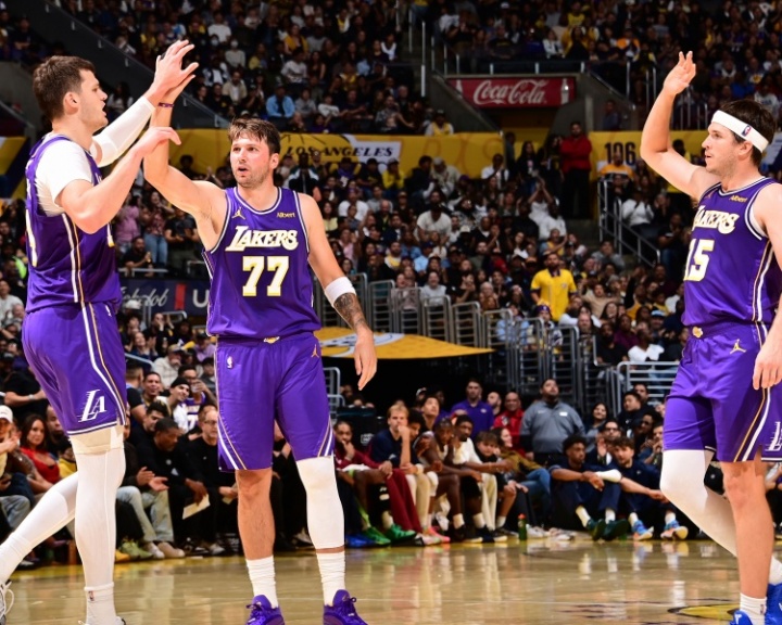 NBA比分预测:湖人vs爵士、步行者vs篮网、快船vs雷霆、魔术vs尼克斯、猛龙vs森林狼、活塞vs76人、灰熊vs国王赛前分析